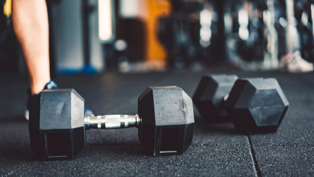 Light Weights vs Heavy Weights to Build Muscle - Fittest Travel